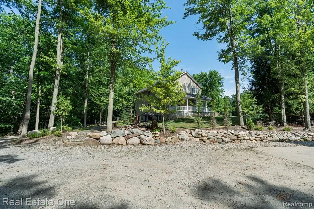 2691 Fox Cove Addison Township, MI 48370