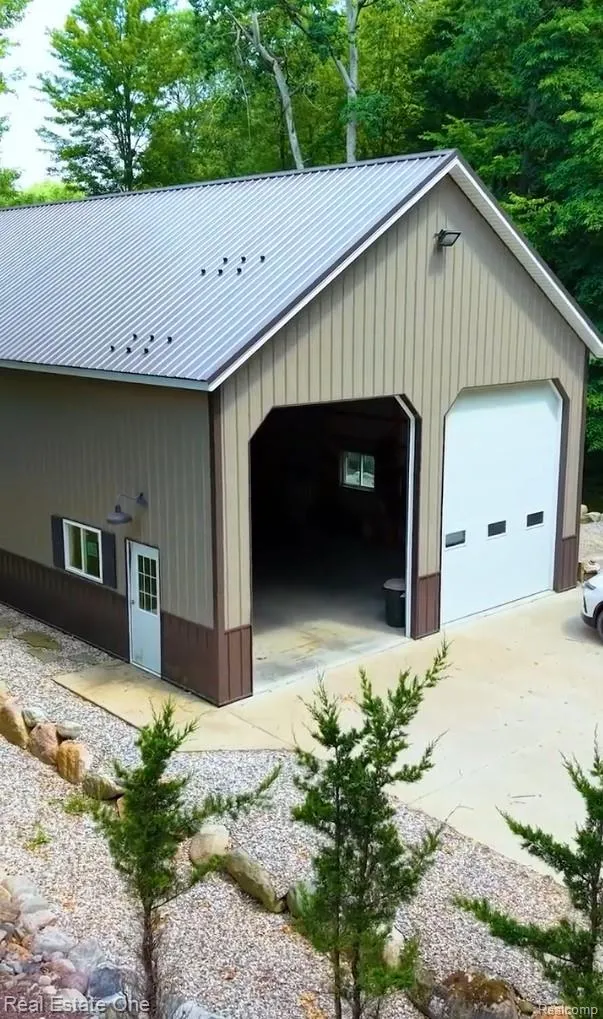 2691 Fox Cove Addison Township, MI 48370