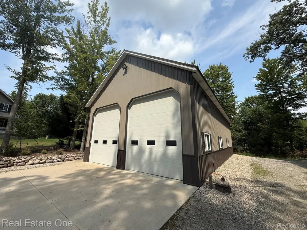 2691 Fox Cove Addison Township, MI 48370