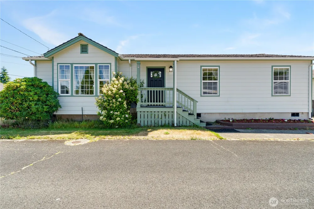 710 Perry Avenue Hoquiam, WA 98550