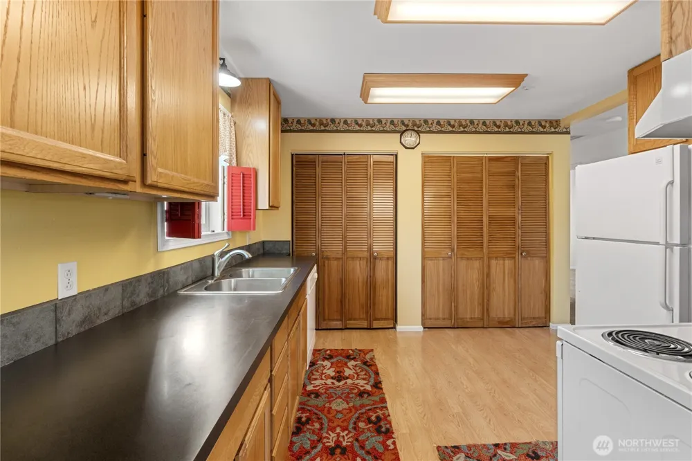 710 Perry Avenue Hoquiam, WA 98550