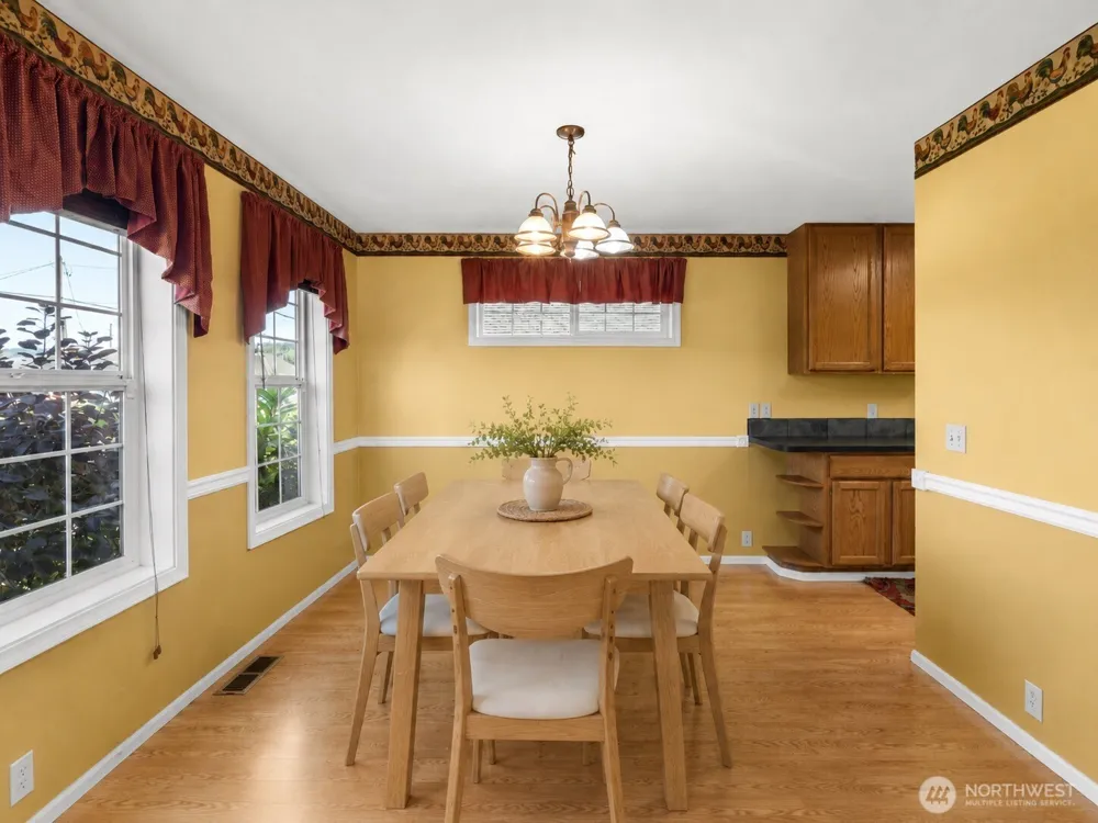 710 Perry Avenue Hoquiam, WA 98550