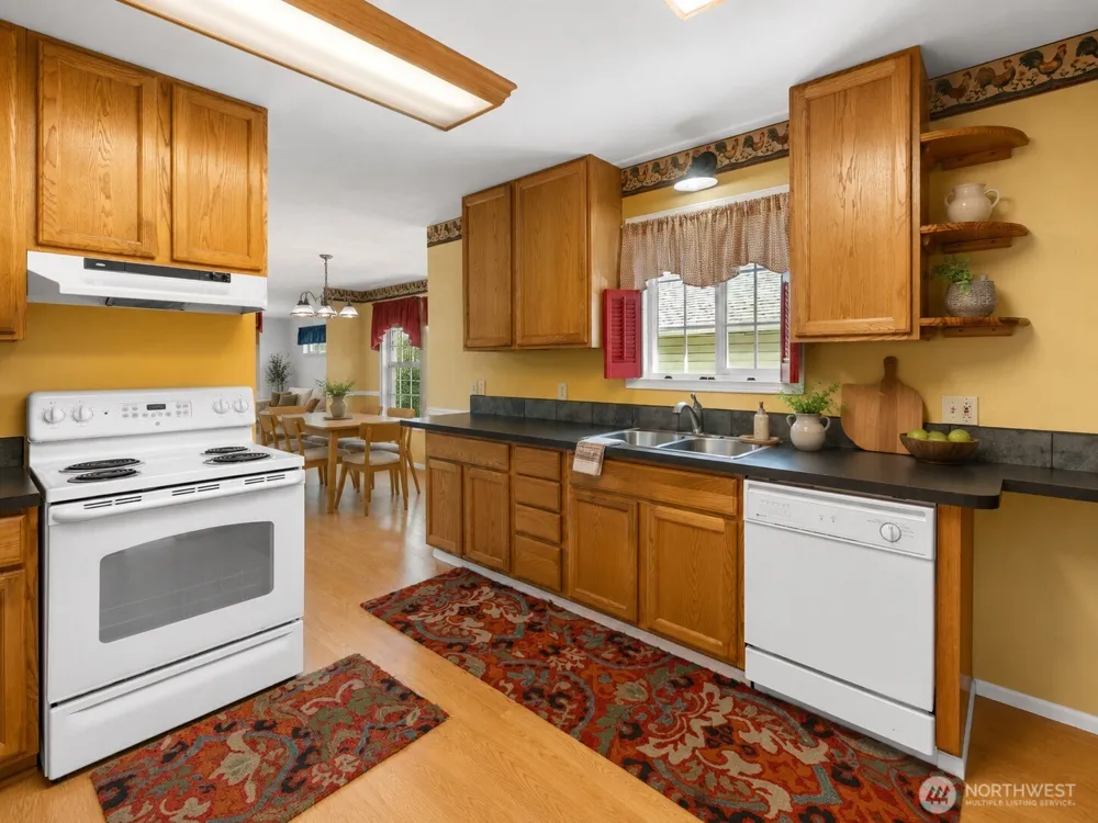 710 Perry Avenue Hoquiam, WA 98550