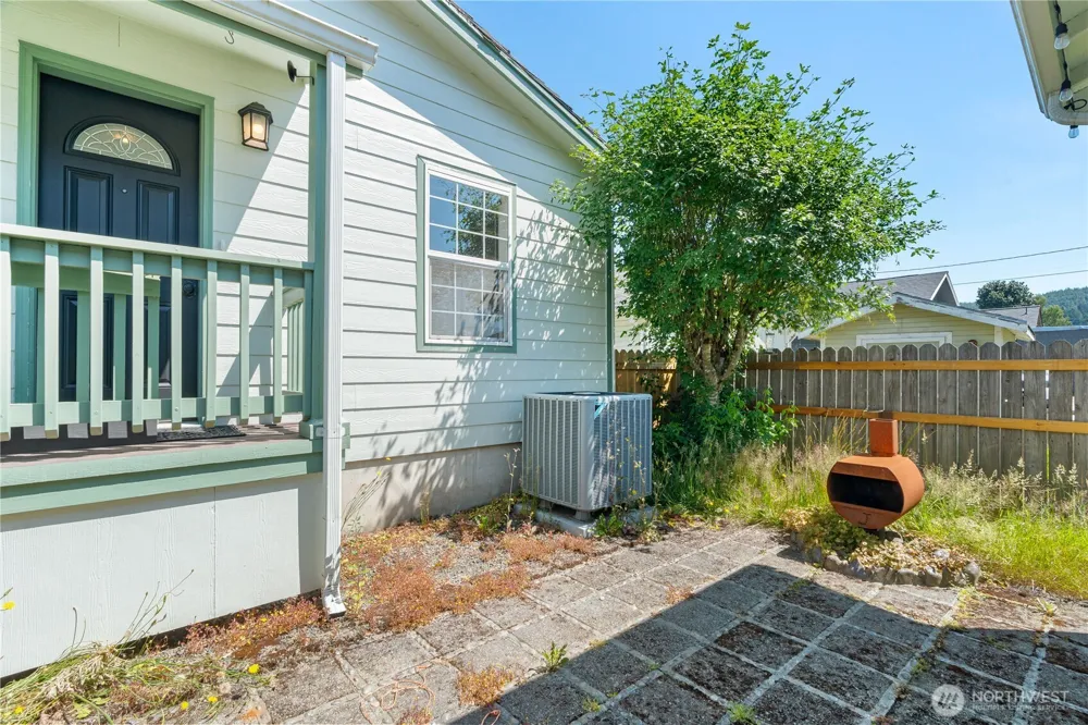 710 Perry Avenue Hoquiam, WA 98550