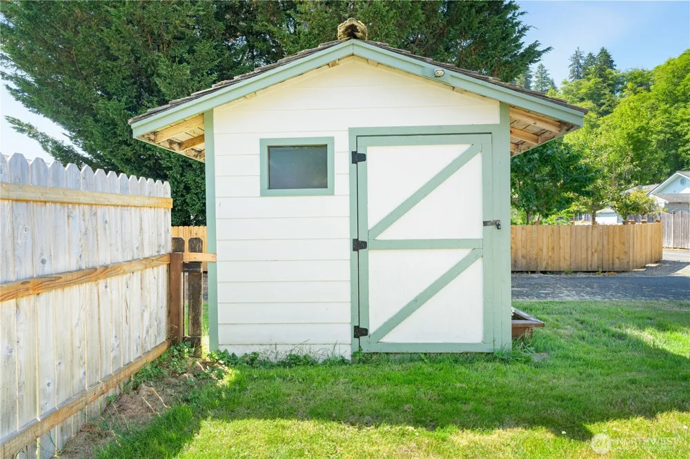 710 Perry Avenue Hoquiam, WA 98550