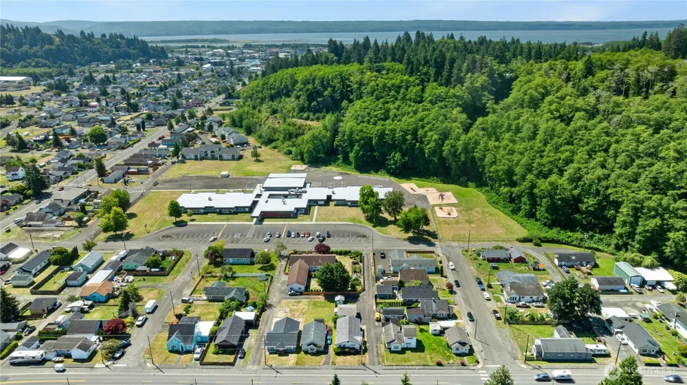 710 Perry Avenue Hoquiam, WA 98550