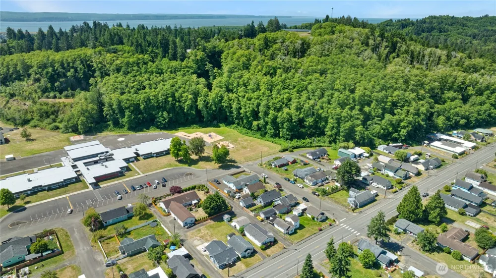 710 Perry Avenue Hoquiam, WA 98550
