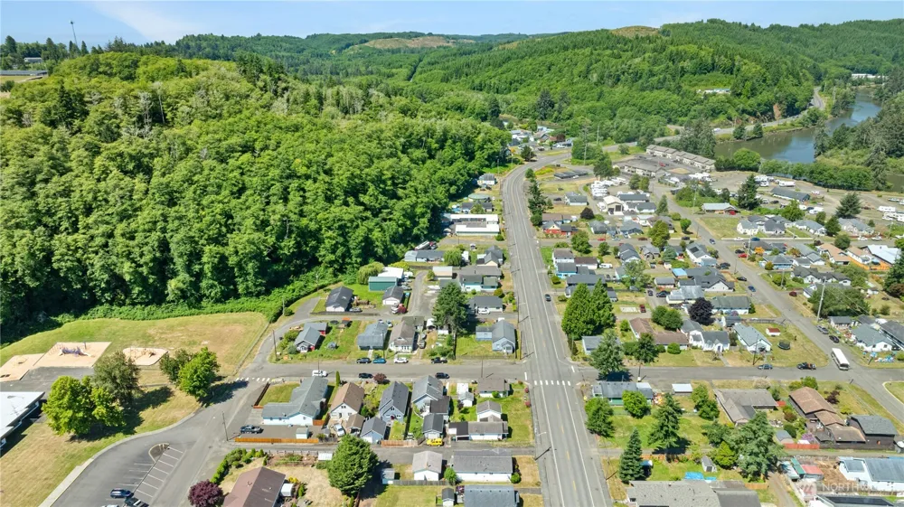 710 Perry Avenue Hoquiam, WA 98550