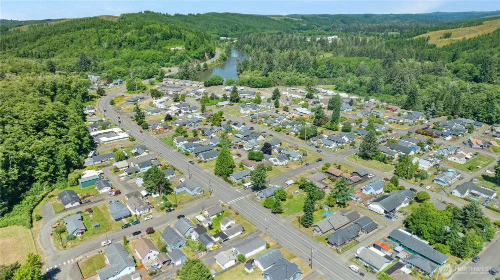 710 Perry Avenue Hoquiam, WA 98550