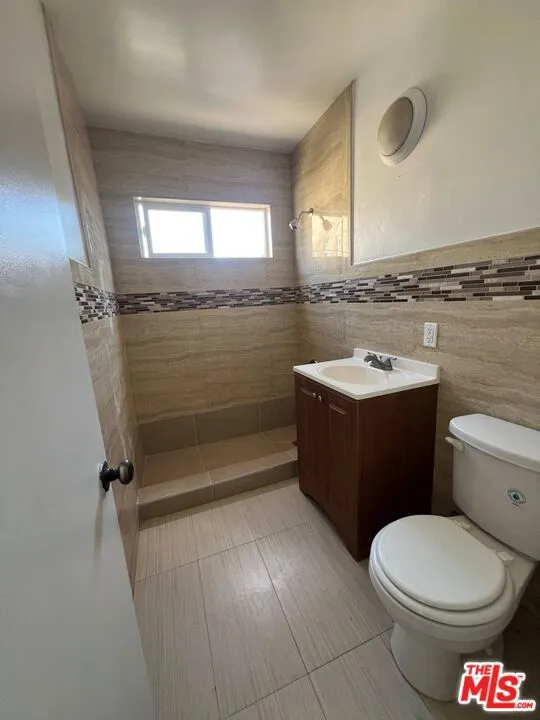 4822 Rosewood Avenue #4 Los Angeles, CA 90004