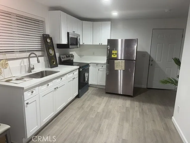 7960 Tampa Avenue Reseda, CA 91335