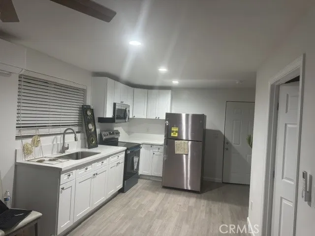 7960 Tampa Avenue Reseda, CA 91335