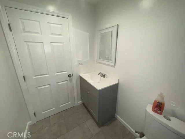 7960 Tampa Avenue Reseda, CA 91335