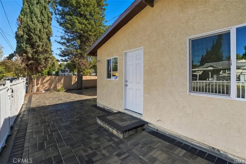 7960 Tampa Avenue Reseda, CA 91335