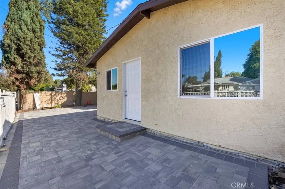 7960 Tampa Avenue Reseda, CA 91335