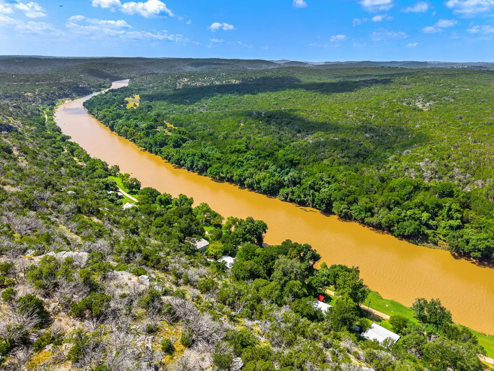 770 River Road Lampasas, TX 76550