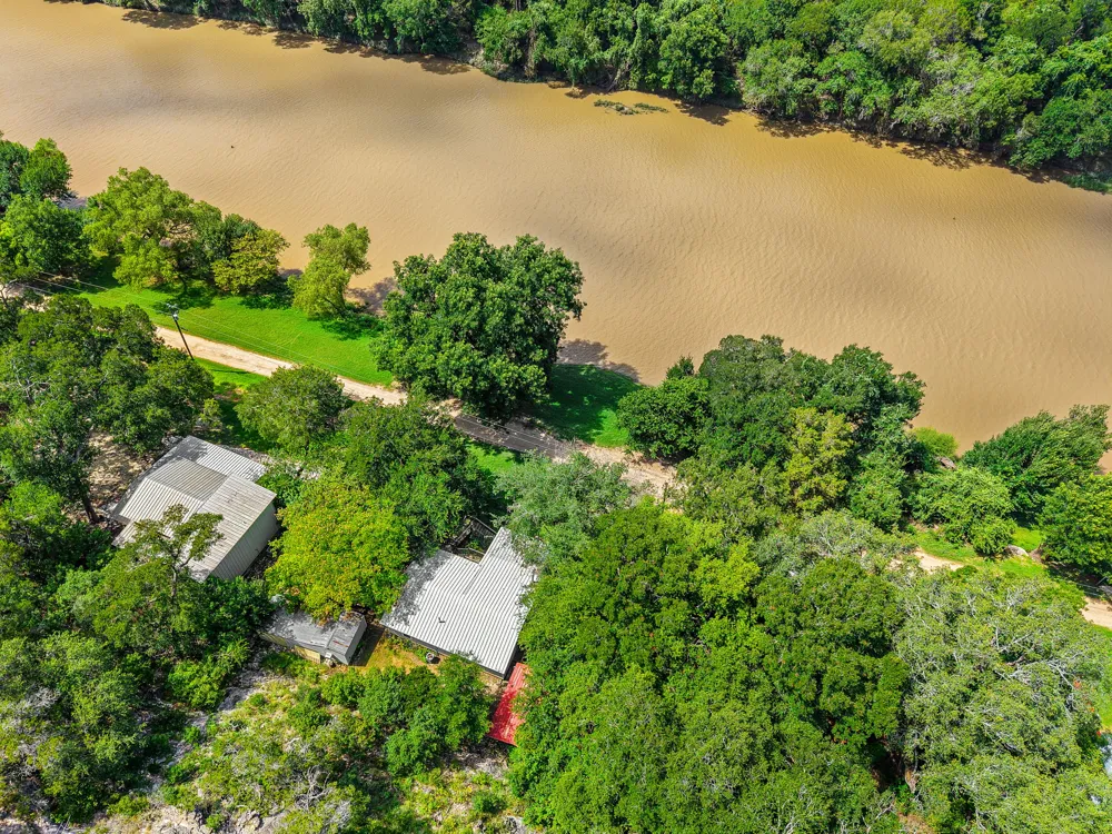 770 River Road Lampasas, TX 76550