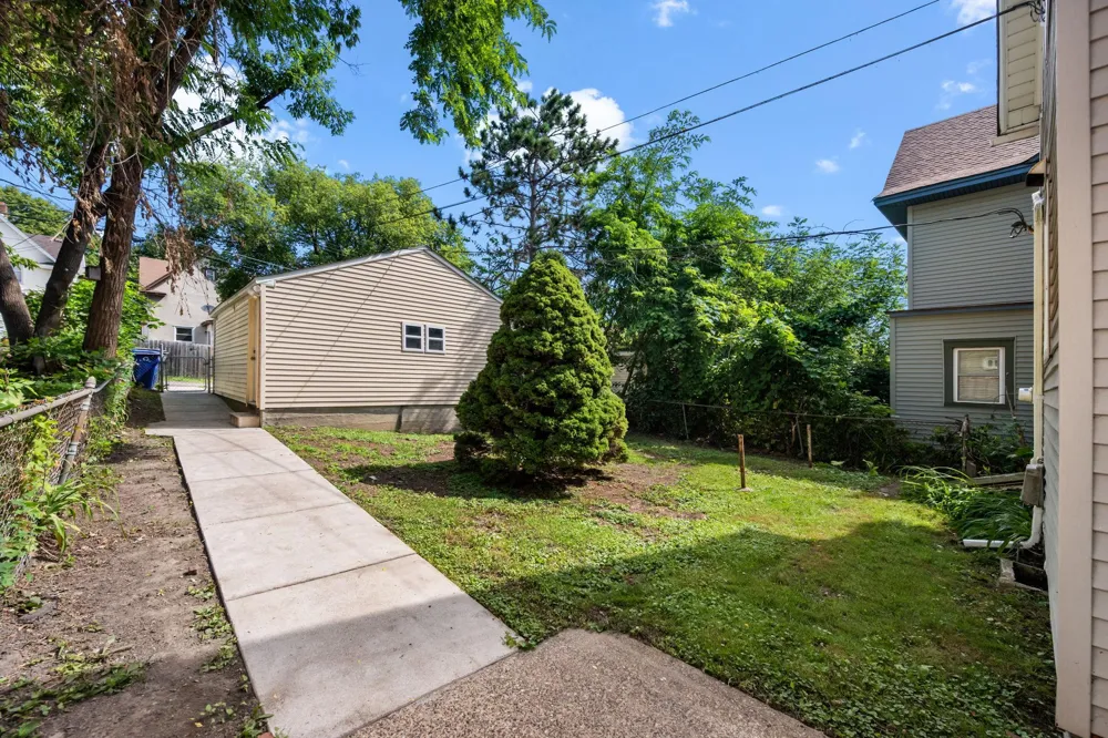 835 3rd Street E Saint Paul, MN 55106