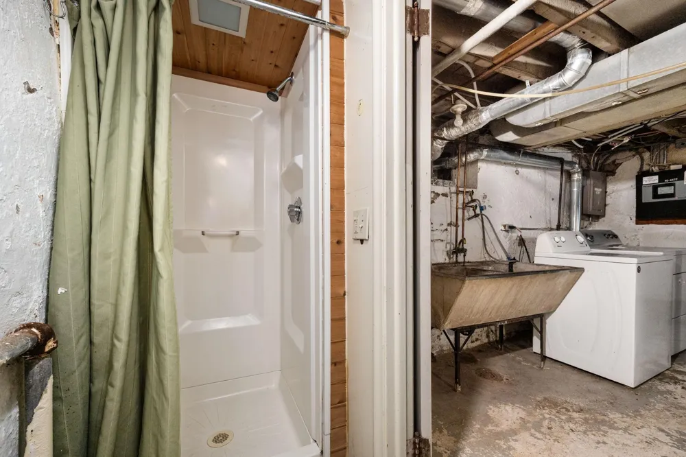 835 3rd Street E Saint Paul, MN 55106