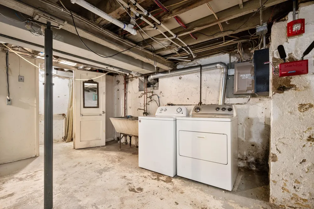 835 3rd Street E Saint Paul, MN 55106