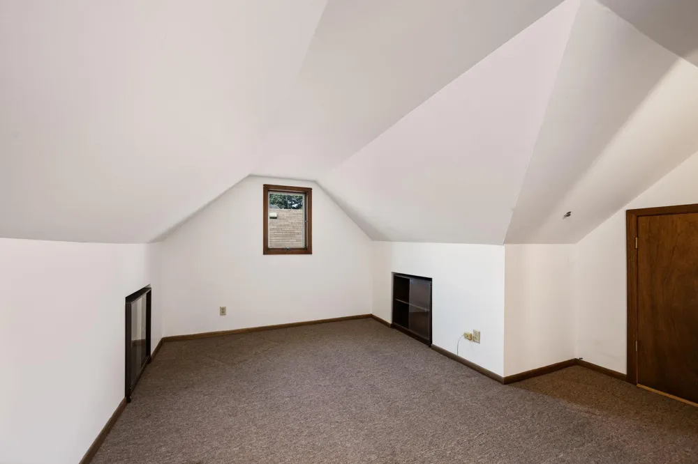 835 3rd Street E Saint Paul, MN 55106