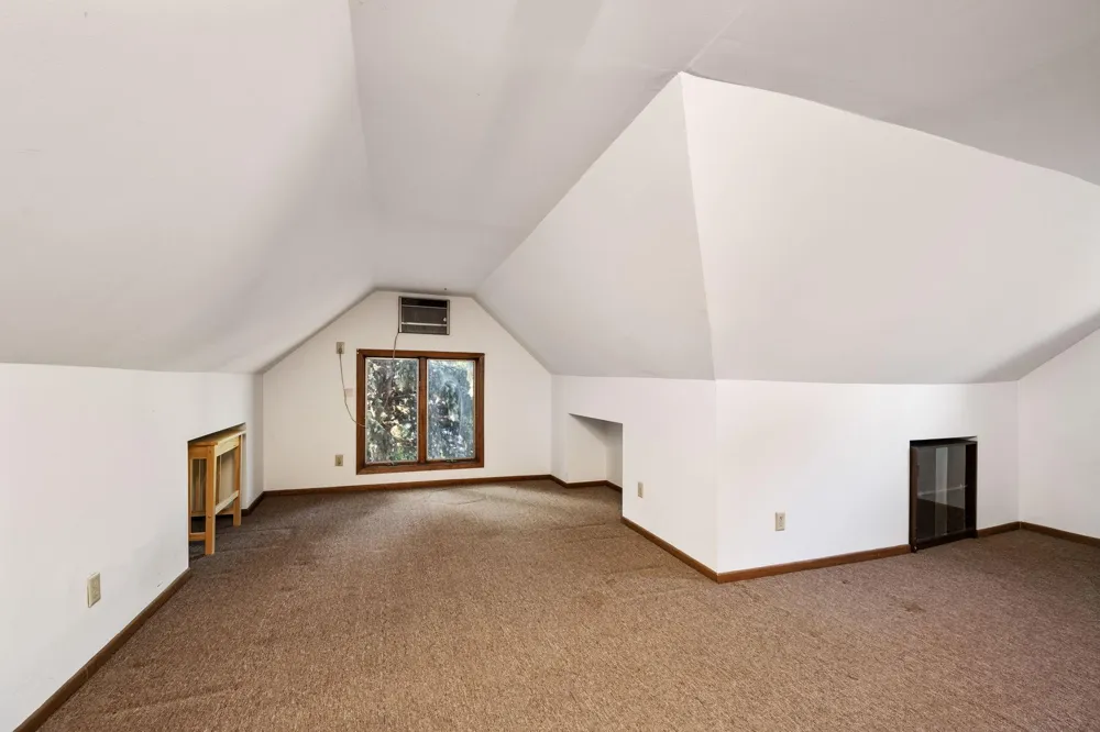 835 3rd Street E Saint Paul, MN 55106