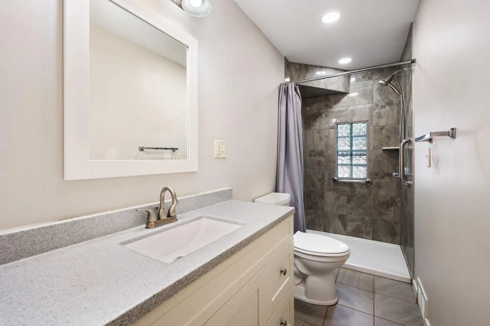 835 3rd Street E Saint Paul, MN 55106