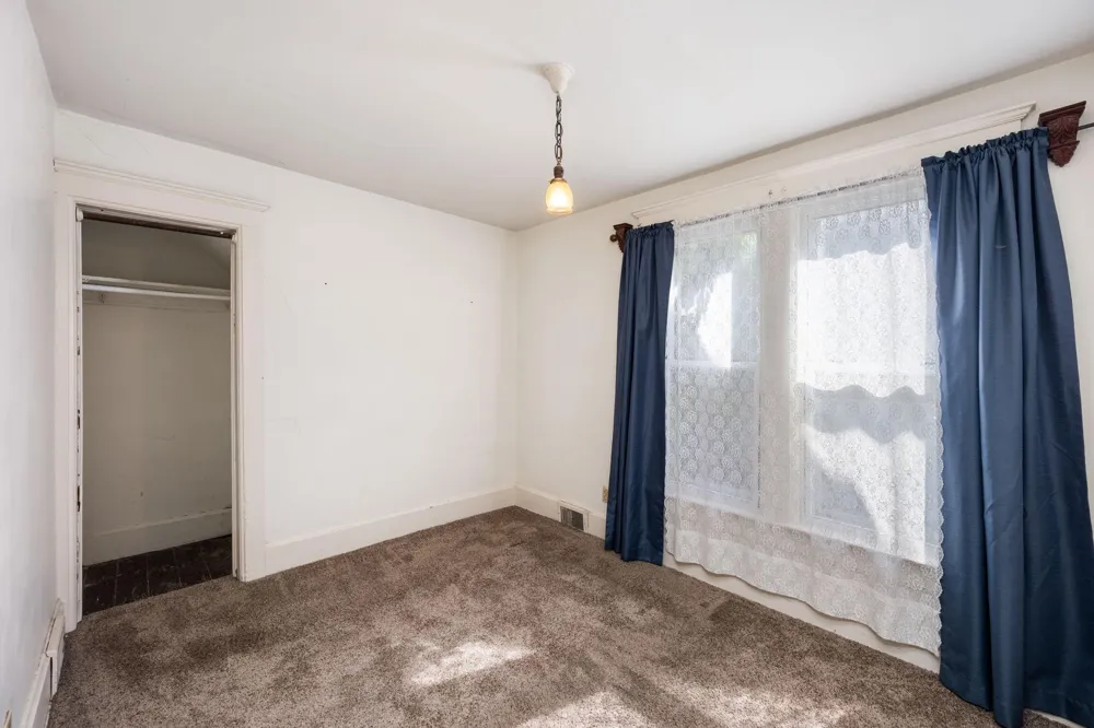 835 3rd Street E Saint Paul, MN 55106