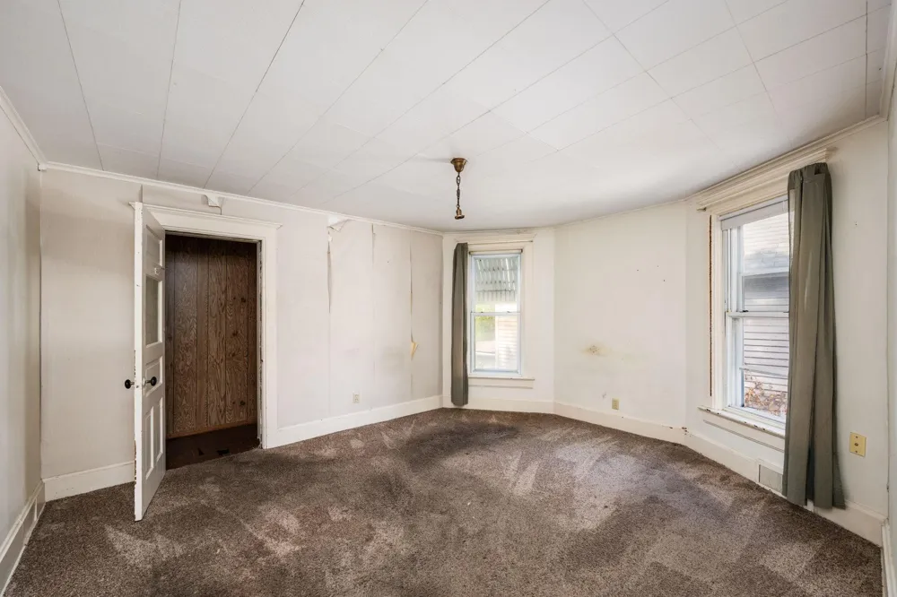 835 3rd Street E Saint Paul, MN 55106