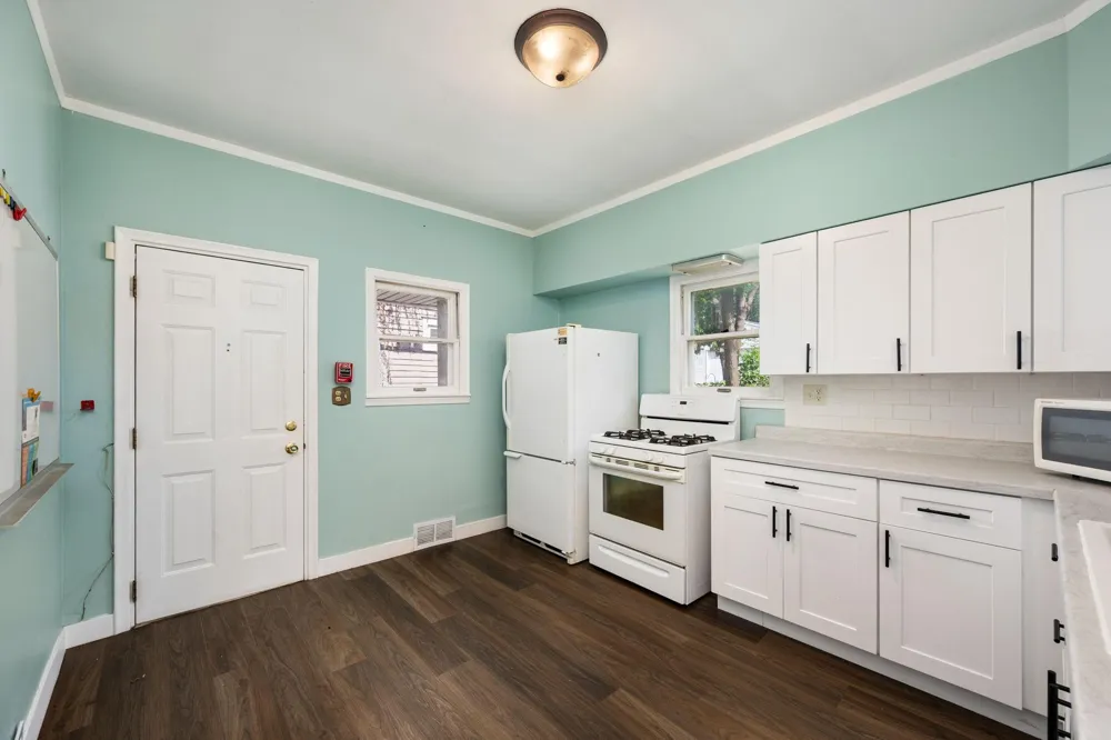 835 3rd Street E Saint Paul, MN 55106