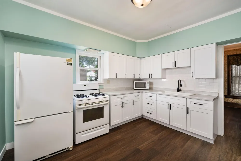 835 3rd Street E Saint Paul, MN 55106