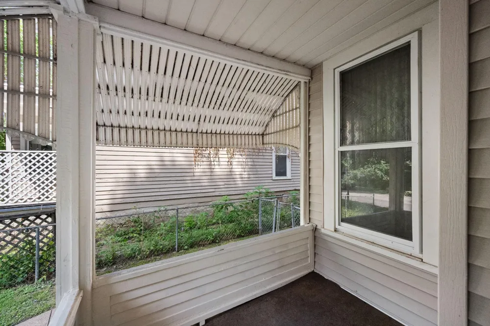 835 3rd Street E Saint Paul, MN 55106