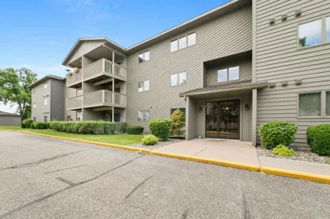 930 Lyn Way #203