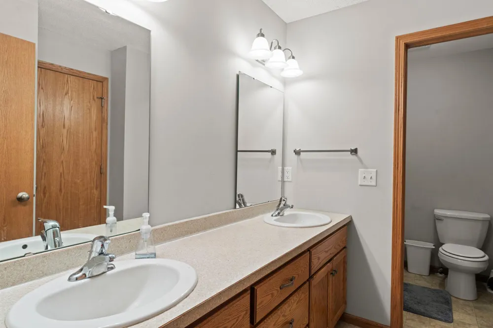 345 Roosevelt Street S #H Cambridge, MN 55008