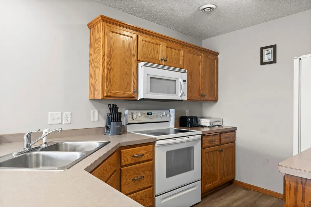 345 Roosevelt Street S #H Cambridge, MN 55008