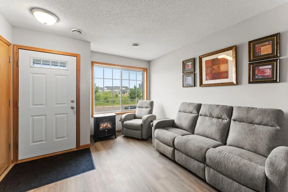 345 Roosevelt Street S #H Cambridge, MN 55008