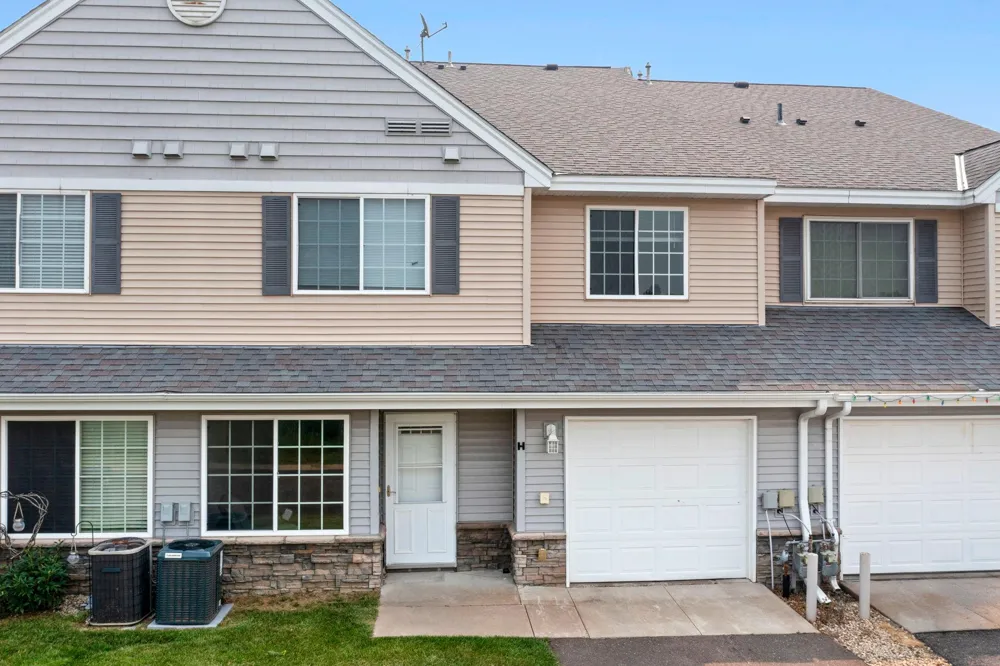 345 Roosevelt Street S #H Cambridge, MN 55008
