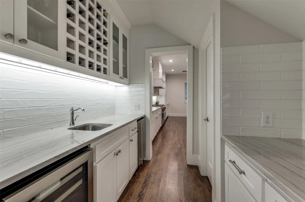 6655 Avian Drive Dallas, TX 75230