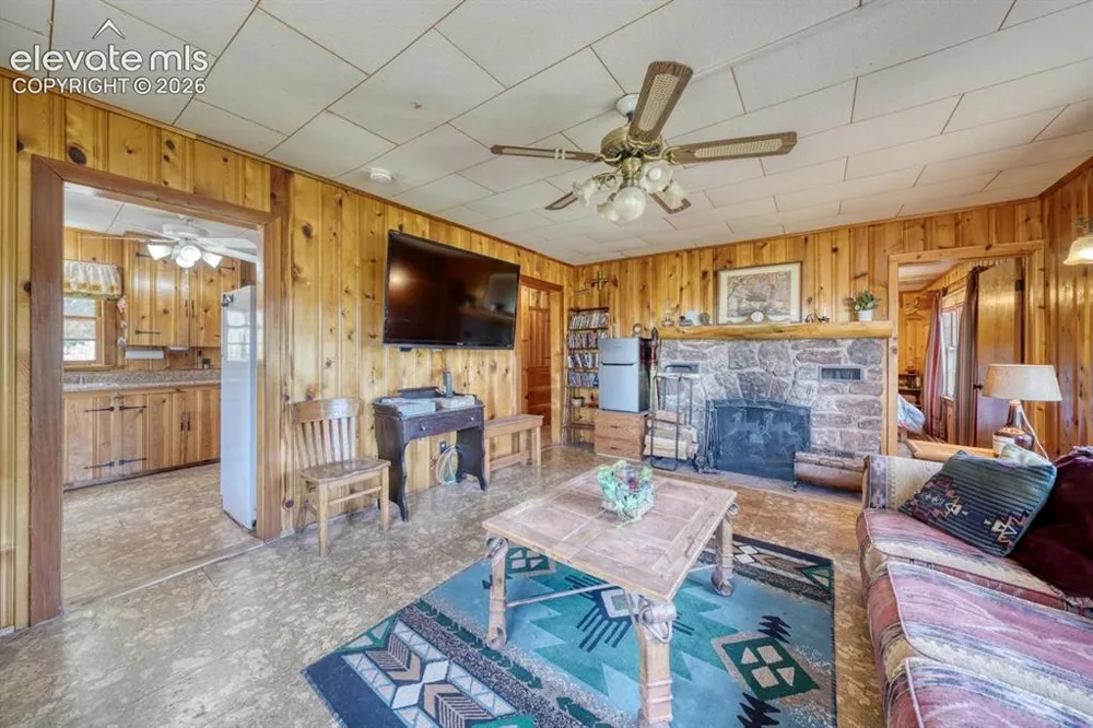 6630 Spruce Avenue Green Mountain Falls, CO 80819