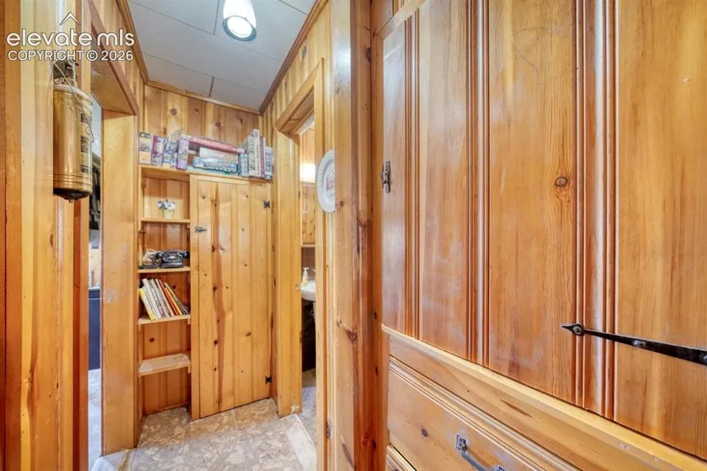 6630 Spruce Avenue Green Mountain Falls, CO 80819