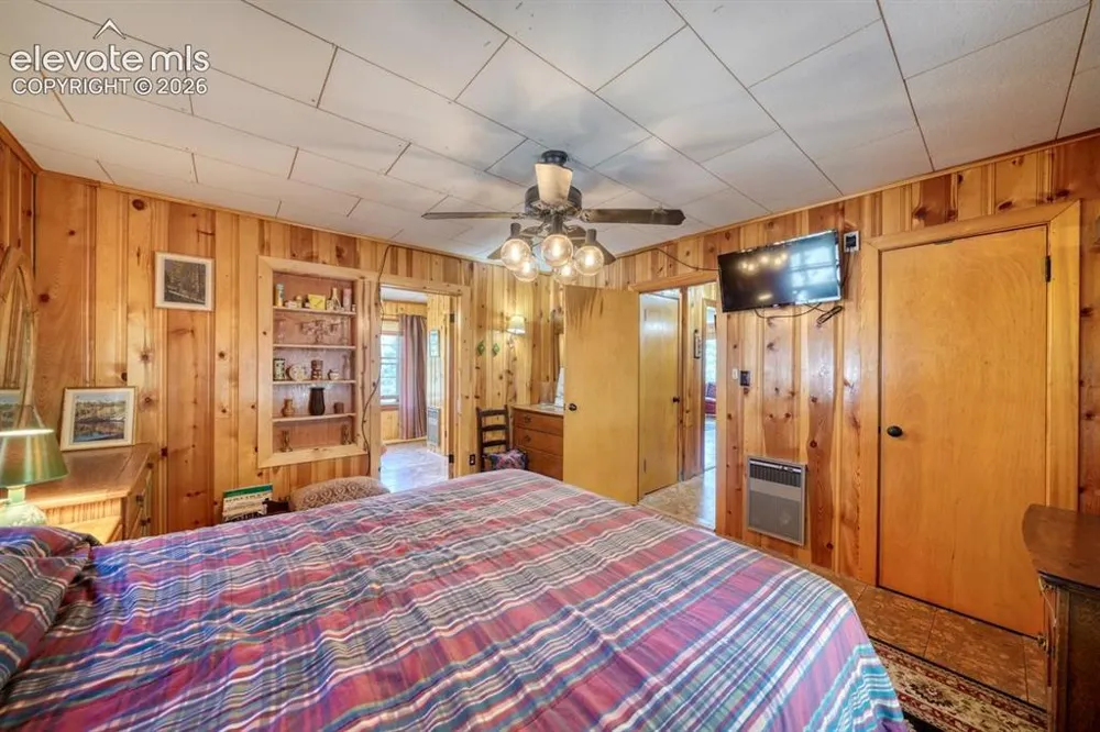 6630 Spruce Avenue Green Mountain Falls, CO 80819