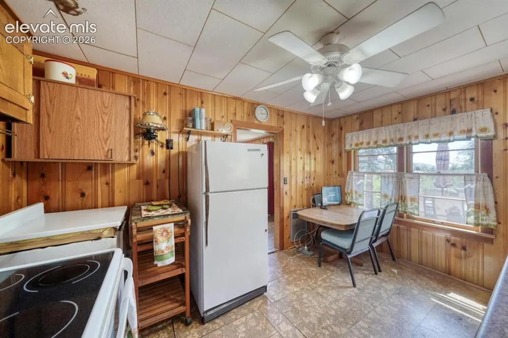 6630 Spruce Avenue Green Mountain Falls, CO 80819