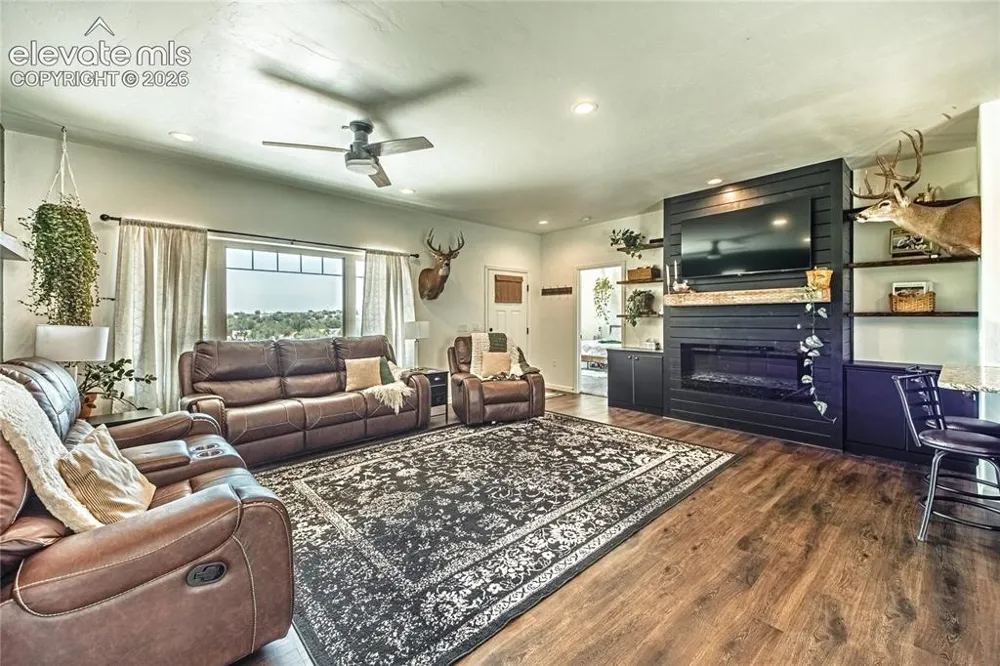 585 Twin Pines Avenue Rockvale, CO 81244