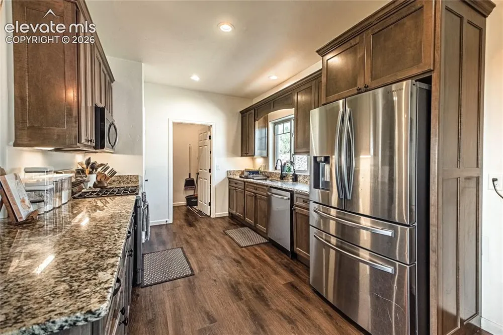 585 Twin Pines Avenue Rockvale, CO 81244