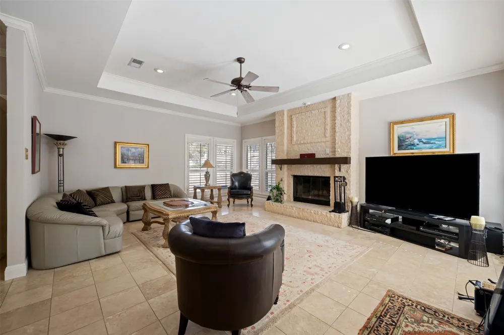 110 Squires Drive Lakeway, TX 78734