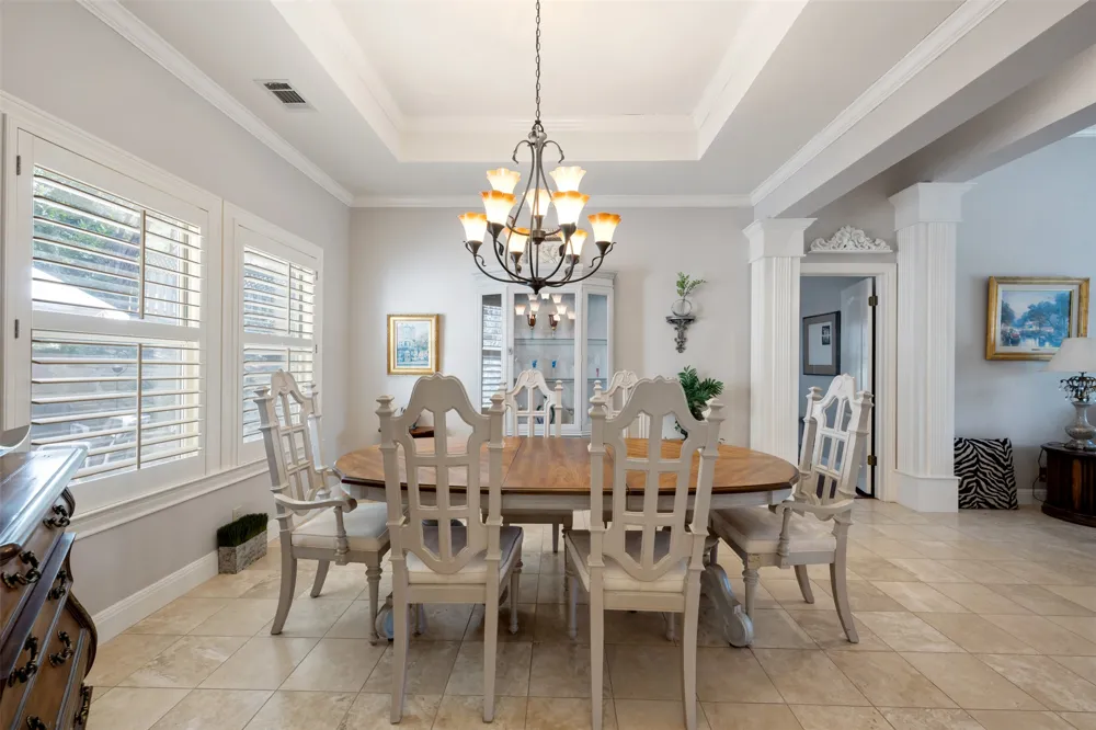 110 Squires Drive Lakeway, TX 78734