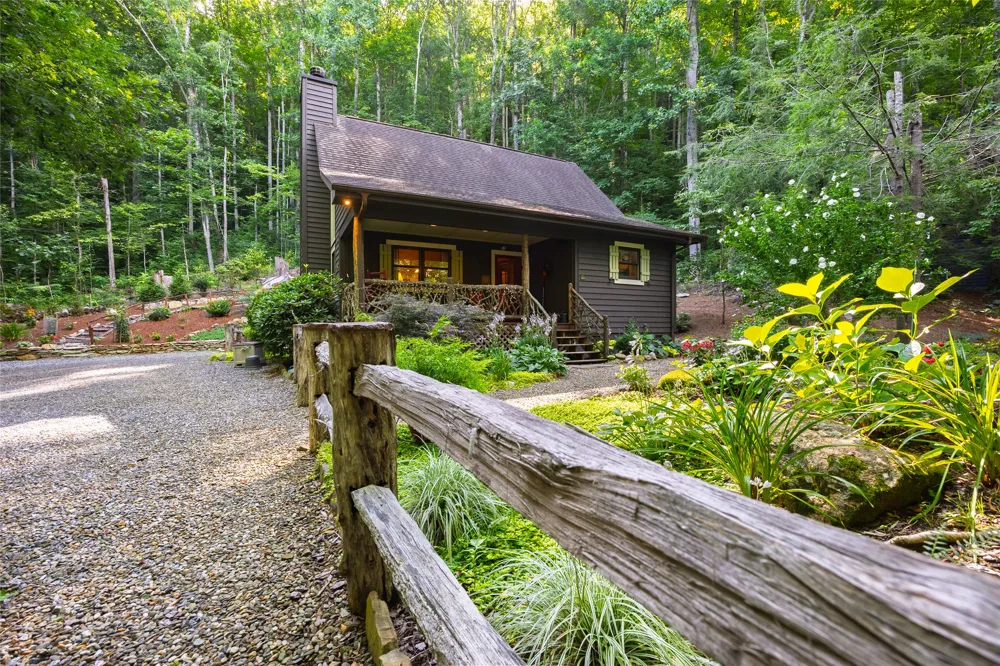 195 Hanging Rock Road Glenville, NC 28736