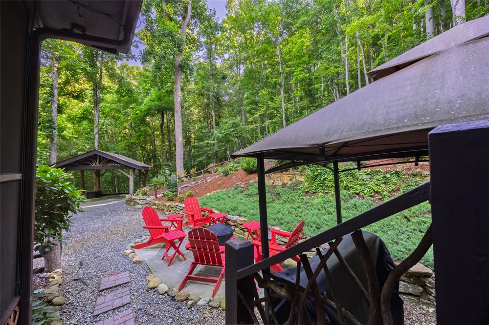 195 Hanging Rock Road Glenville, NC 28736
