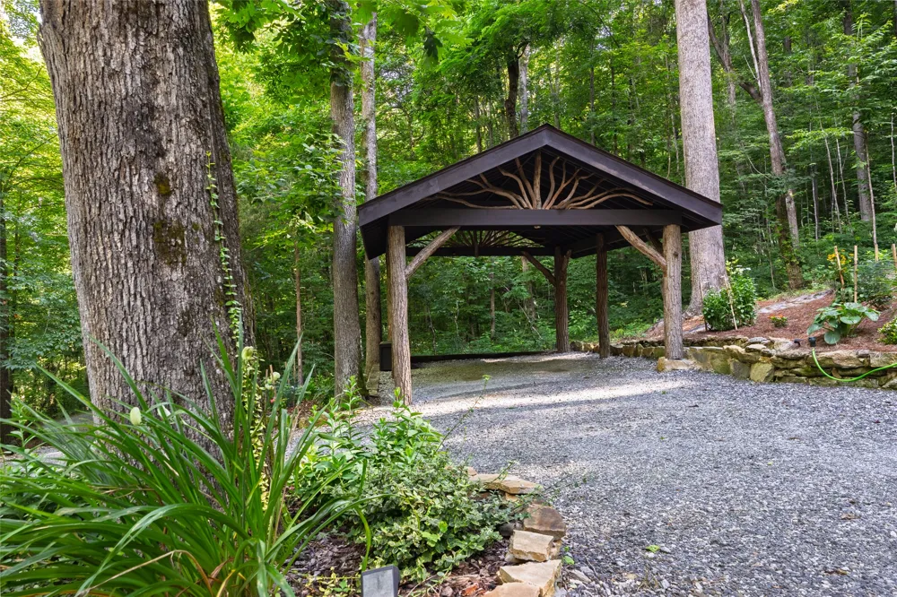 195 Hanging Rock Road Glenville, NC 28736