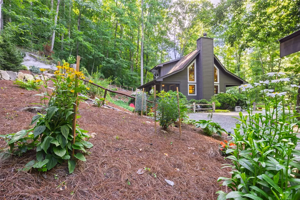 195 Hanging Rock Road Glenville, NC 28736